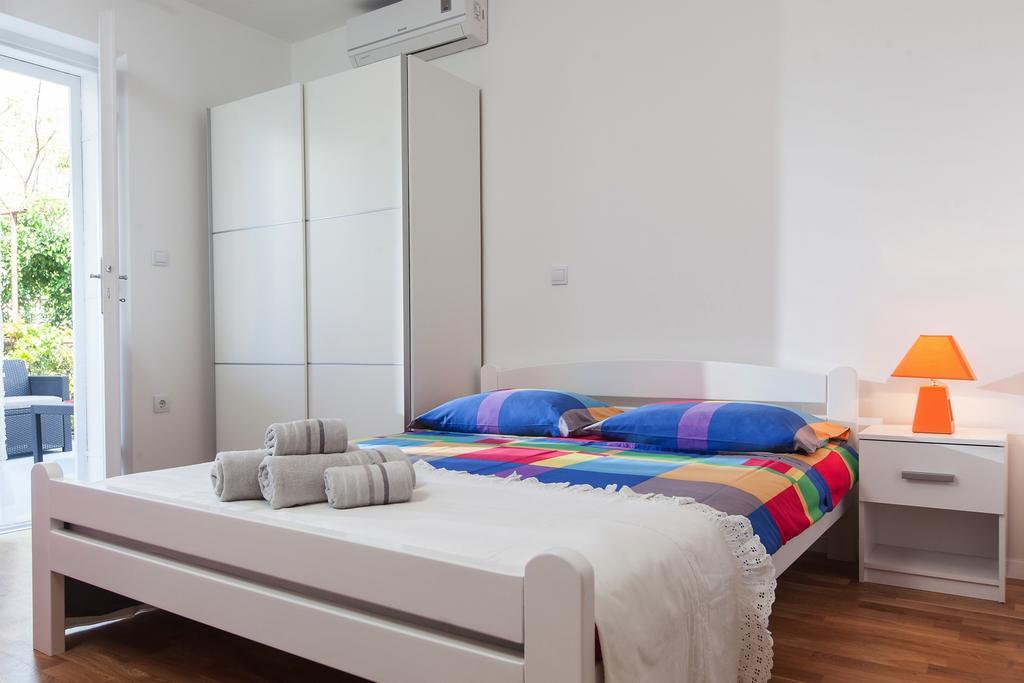 Apartments Filipeti Макарска Экстерьер фото